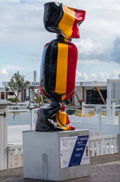 Estatua de caramelo con bandera belga, Knokke-Heist, Bélgica . —  Fotos de Stock
