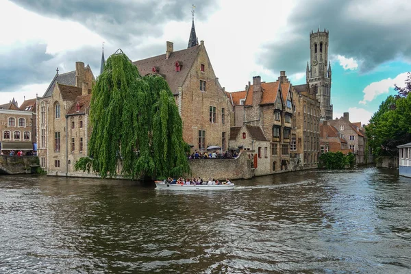 Köşe Huidevettersplein Bruge fotoğraf lamak için en ünlü nokta — Stok fotoğraf