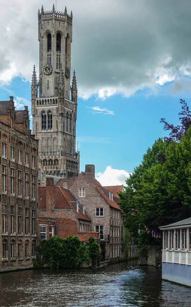 Belfry from Huidevettersplein, Bruges, Flanders, Belgium. — Stock Photo, Image