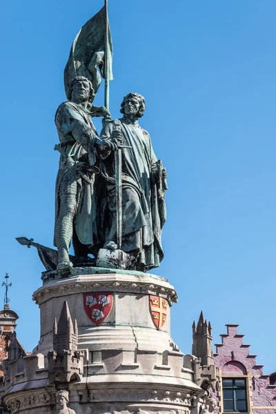 Jan Breydel and Pieter De Coninck statue in Bruges, Flanders, Be — Stock Photo, Image