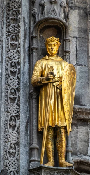 Detalle de la fachada de la Basílica de la Sangre en Brujas, Flandes , — Foto de Stock