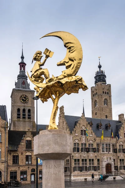 Manneke Uit De Mane statue in Diksmuide, Flanders, Belgium. — Stock Photo, Image