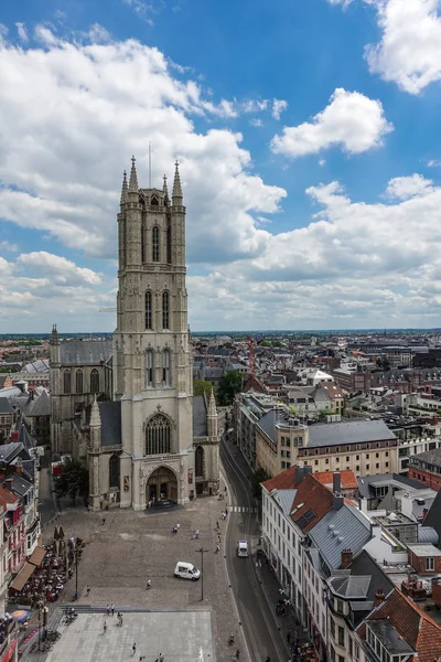 Sint-Baafs katedral och torn i Gent, Flandern, Belgien. — Stockfoto