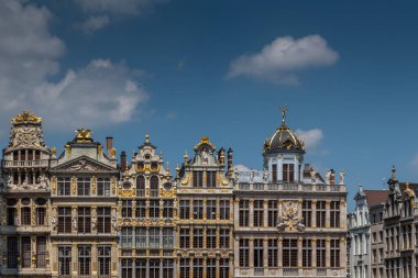 Grand Place'in kuzeybatı tarafındaki cepheler ve gables, Brüksel Be