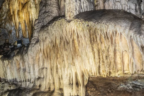 Stalactites in Grottes-de-Han, Han-sur-lesse, Bélgica . — Foto de Stock