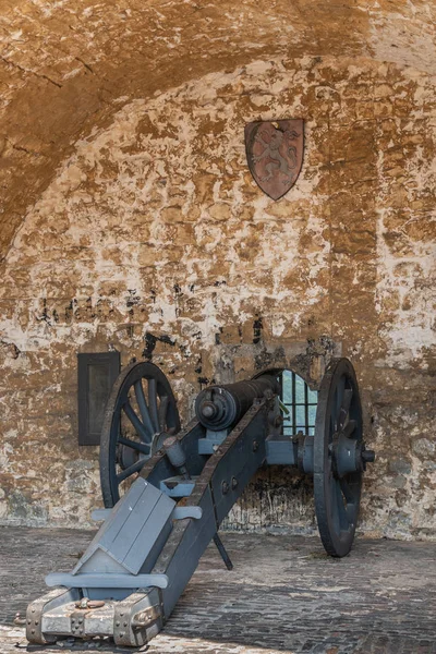 Cannone nella Cittadella di Dinant, Belgio . — Foto Stock