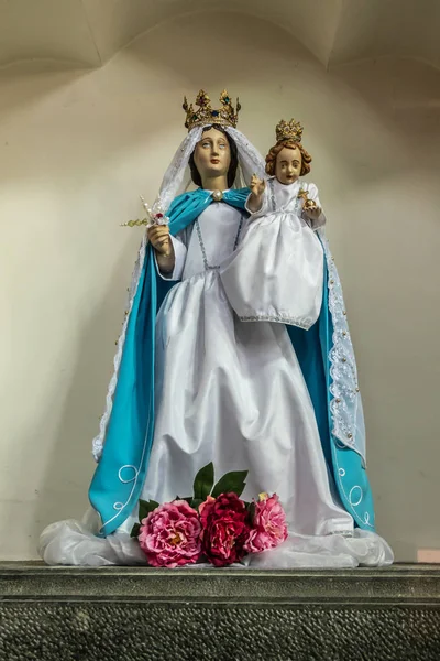 Notre Dame, Nossa Senhora como madonna em Collegiale Notre Dame de Din — Fotografia de Stock