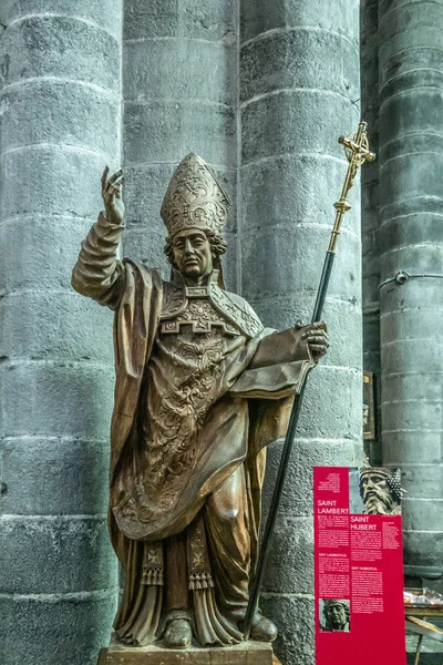 Socha svatého Lamberta ve sboru Kolegiale Notre Dame de Dinant Churu — Stock fotografie