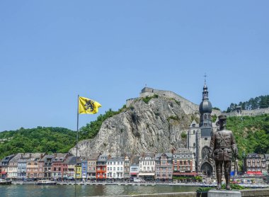 Notre Dame Kilisesi, Citadelle ve Charles de Gaulle Din heykeli