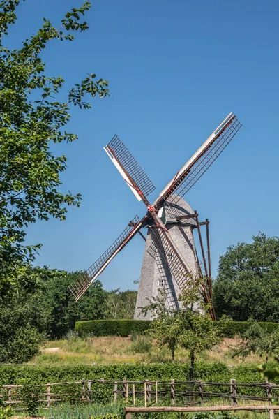 El Molino de viento de Schulen, Bokrijk Bélgica . — Foto de Stock