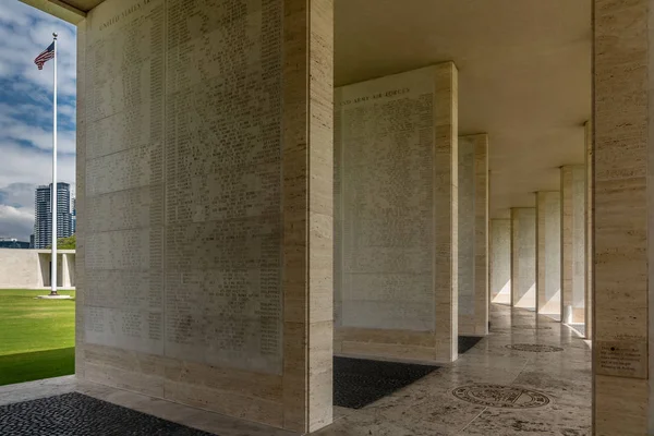 Circular rememberance hall with flag at American Cemetery and Me — Stock Photo, Image