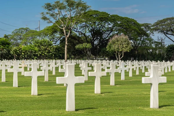 Närbild av rader av korsningar på American Cemetery och Memorial, ma — Stockfoto