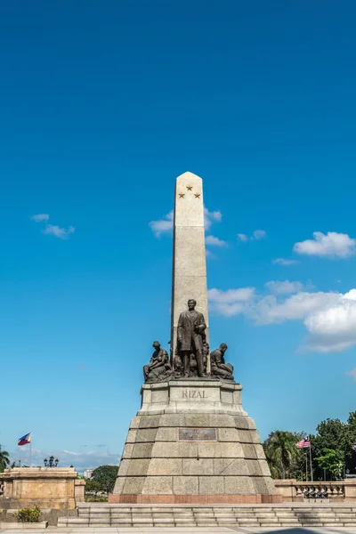 Rizal monument på Rizal Park i Manila Filippinerna. — Stockfoto