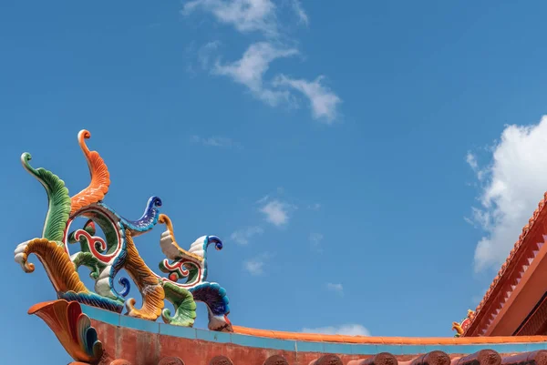 stock image Corner roof decoration at ceremonial hall at Chinese Cemetery in