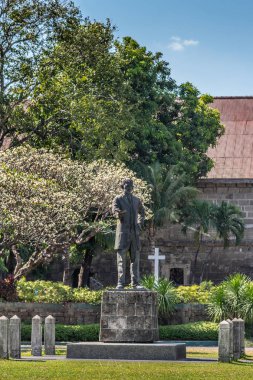 Fort Santiago Plazs de Armas üzerinde Jose Rizal heykeli, Manila Phi