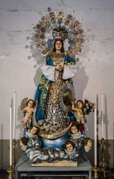 Szűz Mária szobra, a mennyország királynője, a San Augustin-i templomban, — Stock Fotó