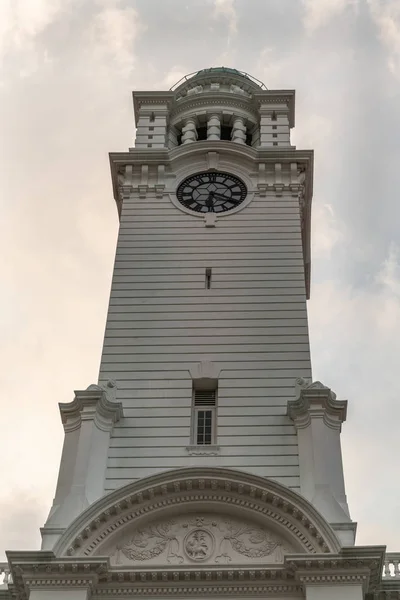 Fish eye view of clock tower of Victoria Theatres, Singapore, — Stock Photo, Image