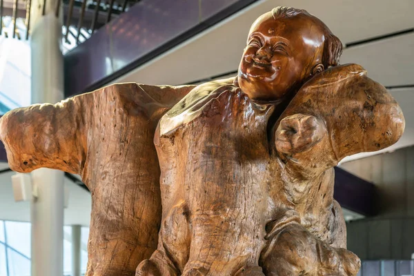 Estátua de Buda feliz em Jardins perto da Baía, Singapura . — Fotografia de Stock