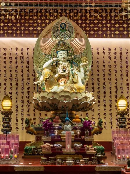 Buda sentado em lótus com Chakra em Buda Templo relíquia dos dentes — Fotografia de Stock