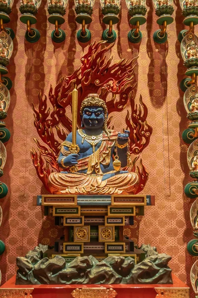 Nahaufnahme einer Akala-Statue in einem Buddha-Zahnrelikt-Tempel, Singapore. — Stockfoto