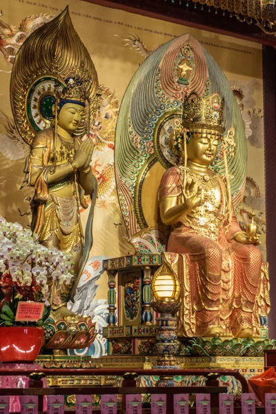 Bodhisattva and Medicine Buddha at Buddha Tooth Relic Temple, Si — Stock Photo, Image
