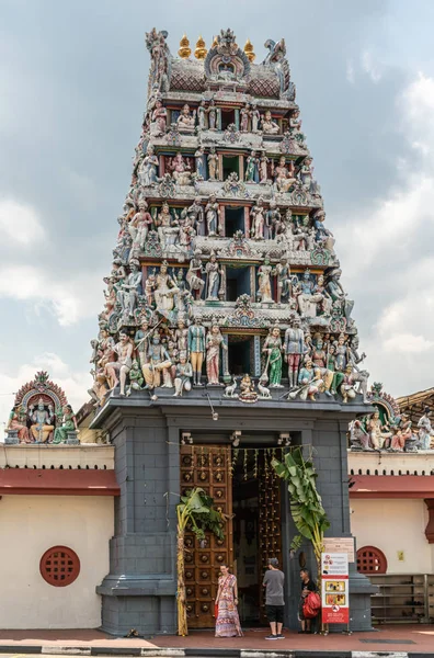 Närbild, Huvudentré till Sri Mariamman Hindu Temple, Singapore. — Stockfoto