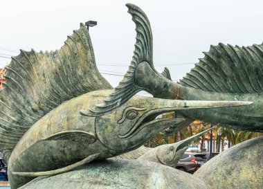 Ko Loi Adası, Si Racha 'daki Koh Loy Park çeşmesinde kılıçbalığı.,