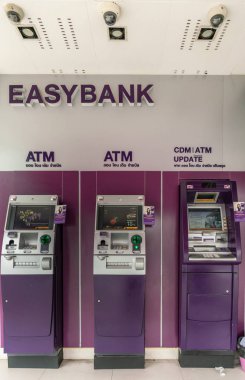 Chon Buri, Tayland 'daki Easybank ATM terminalleri.