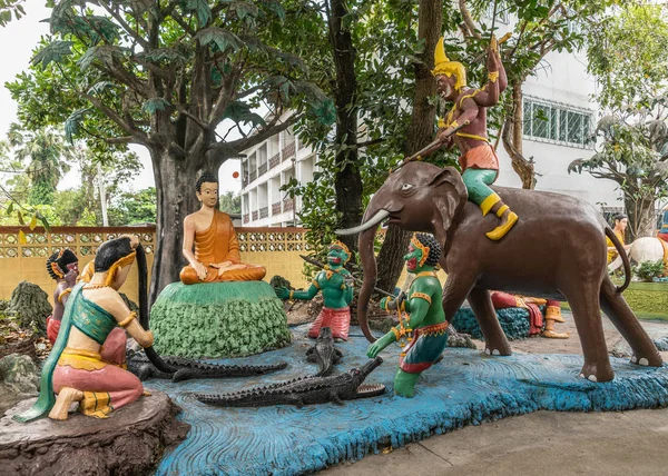 Buda derrota al diablo en el monasterio de Wang Saen Suk, Bang Saen, Tailandia —  Fotos de Stock