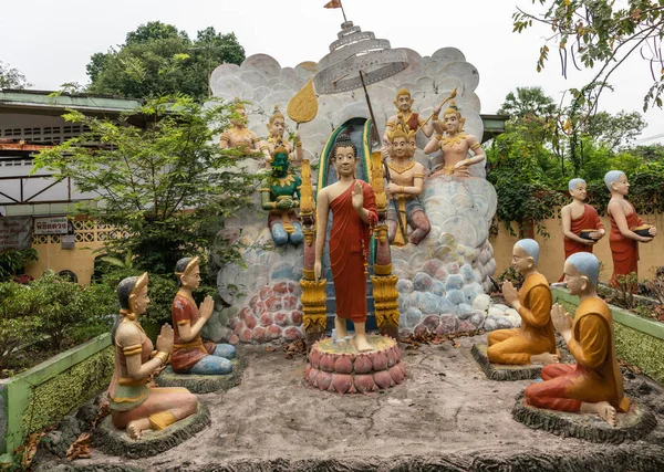 从塔瓦廷萨下来的佛陀，在巴望禅寺 — 图库照片