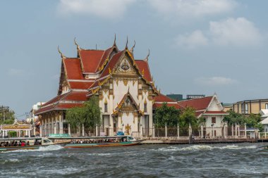 Wat Rakang Budist tapınağı Chao Phraya nehri kıyısında, Bangkok Thai
