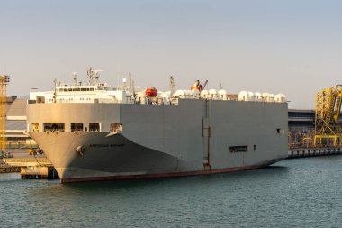 Laem Chabang T 'de Gri Amerikan otoyol araçlarının yakını.