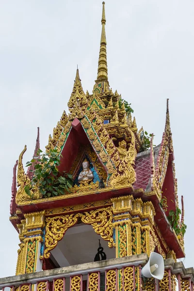 Torre del santuario pequeño en el templo Buddhist de Wat Plai Laem, Ko Samui —  Fotos de Stock