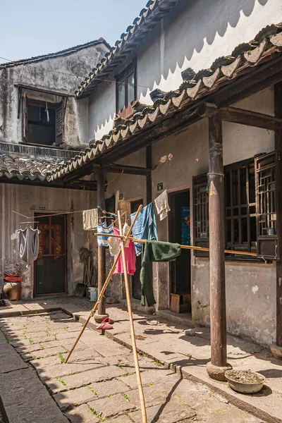 Tongli Jangsu Çin Mayıs 2010 Hutong Dar Geçitler Basit Evler — Stok fotoğraf