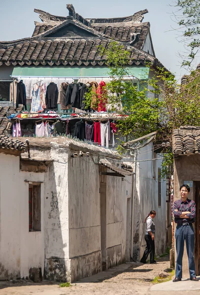 Tongli Jiangsu China Mayo 2010 Red Hutong Pasarelas Estrechas Viviendas —  Fotos de Stock