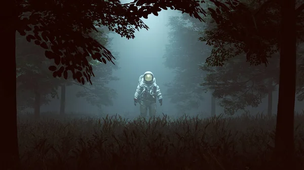 Astronaut Mit Goldvisier Steht Auf Einer Waldlichtung Mit Einem Lichtstrahl — Stockfoto