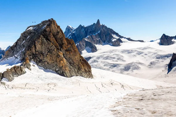 アルプス山脈のピークは風景を見る, モンブランマッシフ. — ストック写真