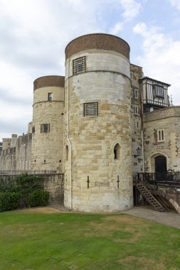 Bir yaz öğleden sonra Londra Kulesi.