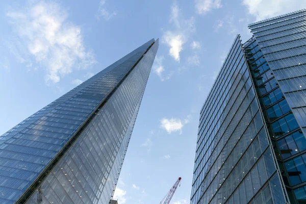 夏の午後にロンドンの建物の破片 — ストック写真