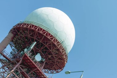 Macaristan'da Koris dağın tepesine radar istasyonu.