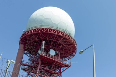 Macaristan'da Koris dağın tepesine radar istasyonu.