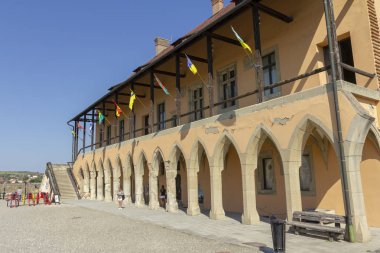 Bir yaz öğleden sonra Macaristan eğri Kalesi.