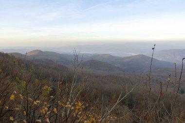 Danube bend ve Pilis Dağları Dobogoko, Macaristan'dan görüntülemek.
