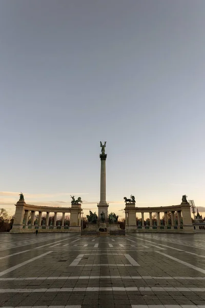 Plaza Los Héroes Budapest Hungría Una Mañana Invierno — Foto de Stock