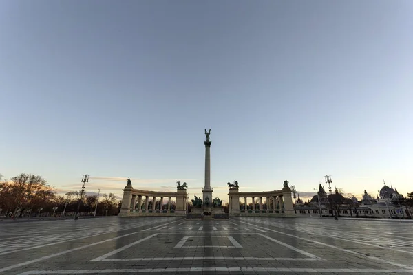 Plaza Los Héroes Budapest Hungría Una Mañana Invierno — Foto de Stock