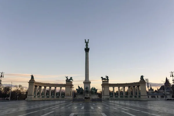 Plaza Los Héroes Budapest Hungría Una Mañana Invierno — Foto de Stock