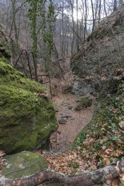 Sözde Holdvilag arok 