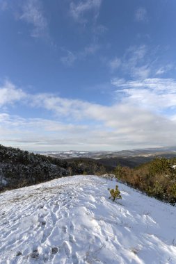 Nagykovacsi, Macaristan yakınındaki Nagy-Szenas (Pilis) Dağı'nda kış günü.