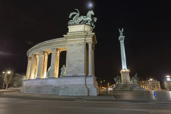 Náměstí Hrdinů Budapešti Maďarsko Zimní Noci — Stock fotografie