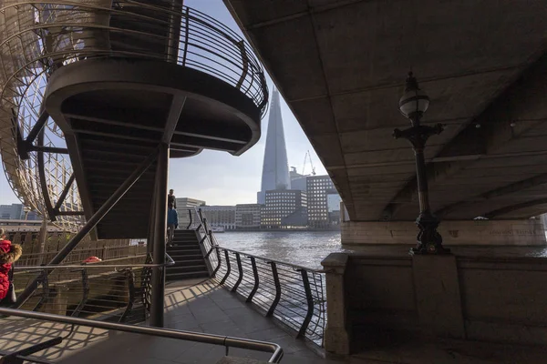 Río Támesis Londres Con Edificio Shard Fondo — Foto de Stock